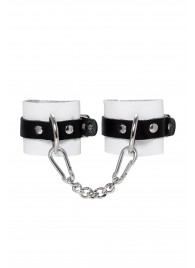 Бело-черные кожаные наручники с одним ремешком с люверсами - Pecado - купить с доставкой в Перми