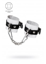 Бело-черные кожаные наручники с одним ремешком с люверсами - Pecado - купить с доставкой в Перми