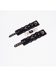 Черные кожаные наручники с узорами и золотистой фурнитурой - Crazy Handmade - купить с доставкой в Перми