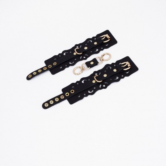Черные кожаные наручники с узорами и золотистой фурнитурой - Crazy Handmade - купить с доставкой в Перми